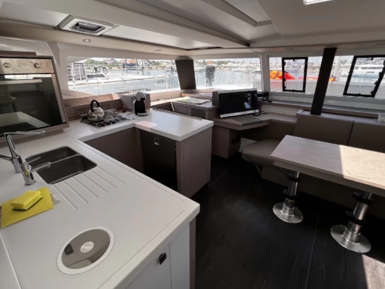 Bootverhuur Pointe-à-Pitre goedkoop Astrea 42