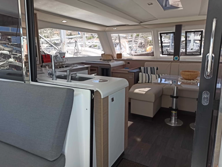 Jachthuur in Paros (Eiland) - Fountaine Pajot Isla 40 via SamBoat
