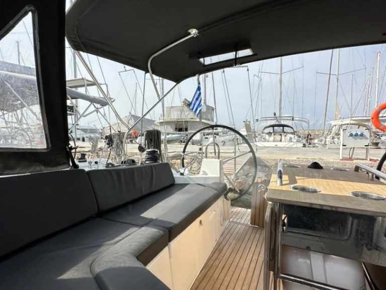 Bootverhuur Álimos goedkoop Oceanis 40.1