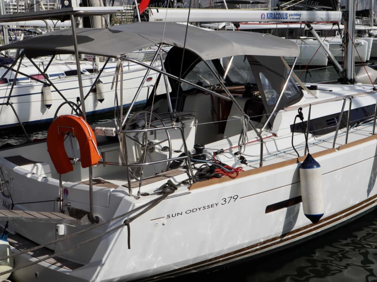 Bootverhuur Jeanneau Sun Odyssey 379 in Álimos via SamBoat