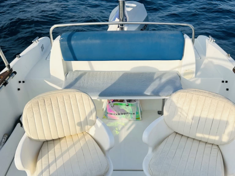 Verhuur Motorboot Bénéteau met vaarbewijs