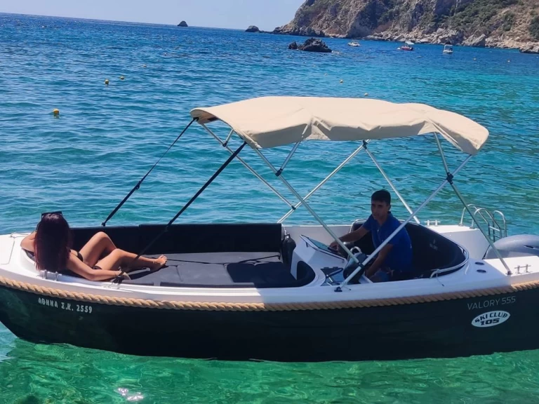 Huur een Assos T-Assos in Palaiokastrítsa