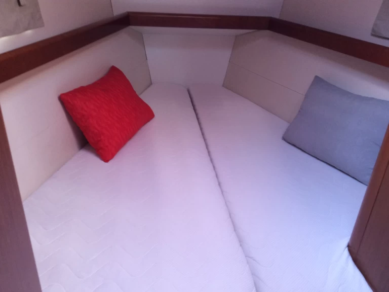 Bootverhuur Bénéteau Oceanis 43 in Álimos via SamBoat