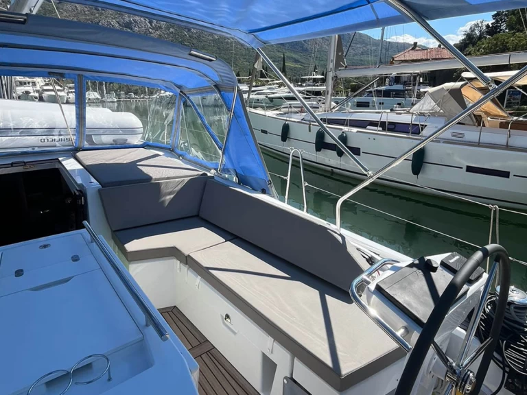 Verhuur Zeilboot Bénéteau met vaarbewijs