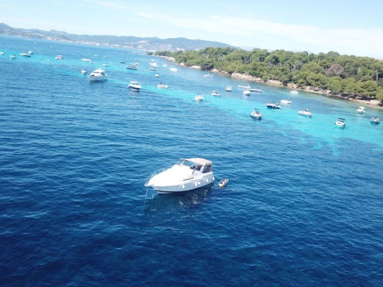 Bootverhuur Chris Craft Express 360 in Antibes via SamBoat