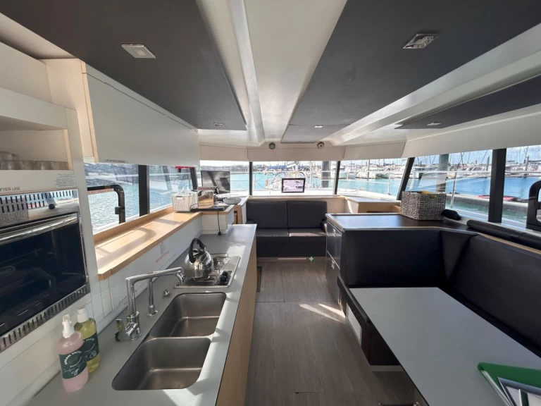Fountaine Pajot Fountaine Pajot MY 37 te huur van particulier of professional in Airlie Beach