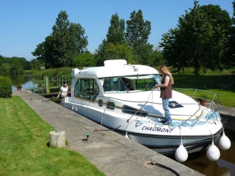 Huur Woonboot met of zonder schipper Sedan in Joigny