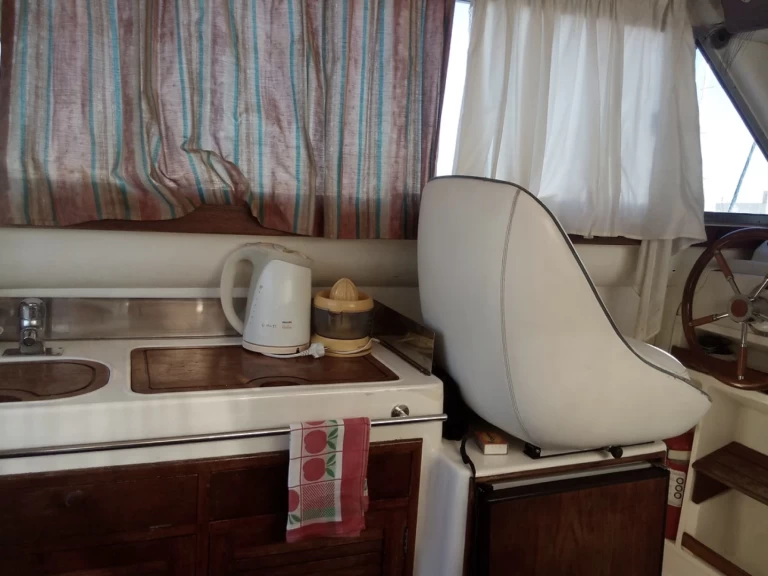 Verhuur Motorboot Rodman met vaarbewijs