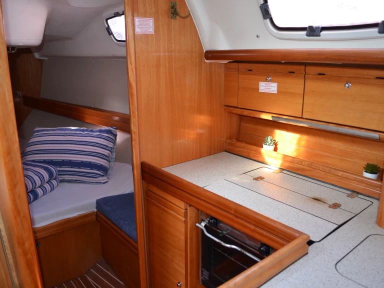 Huur een Bavaria Bavaria 34 Cruiser - 2 cab. in Primošten