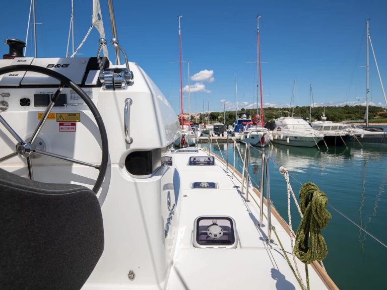 Huur een Lagoon Lagoon 40 in Pomer