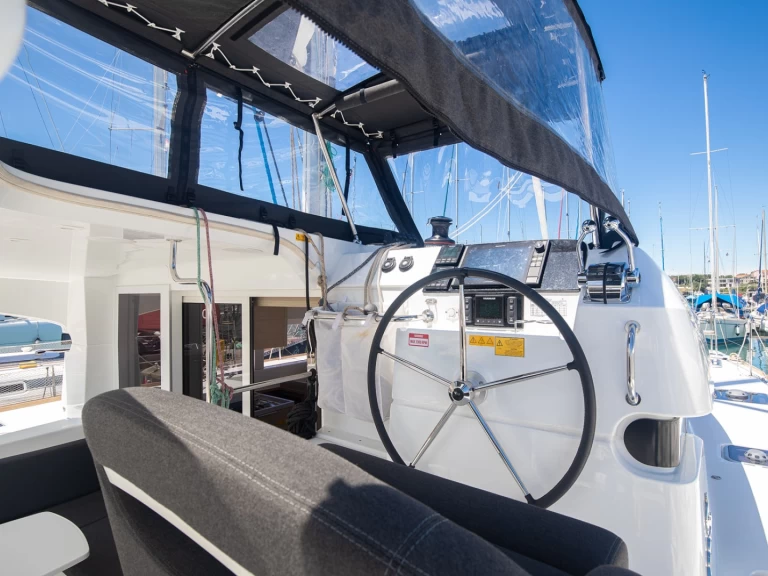 Catamaran te huur in Pomer voor de beste prijs