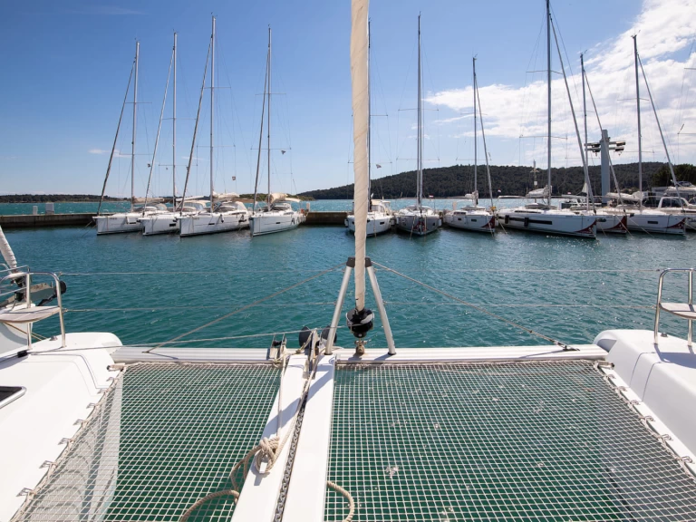 Verhuur Catamaran in Pomer - Lagoon Lagoon 42