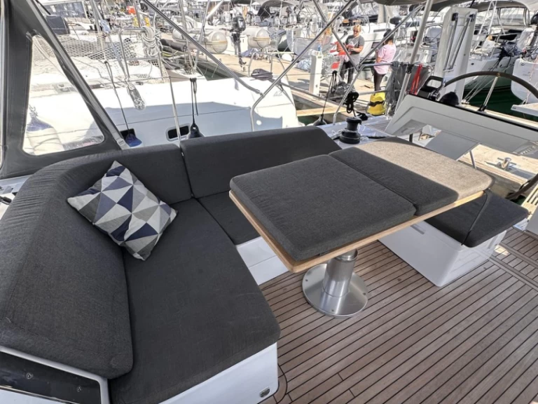 Zeilboot te huur in Seget Donji voor de beste prijs