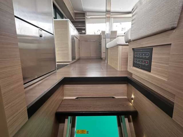 Bootverhuur Trogir goedkoop Lagoon 46