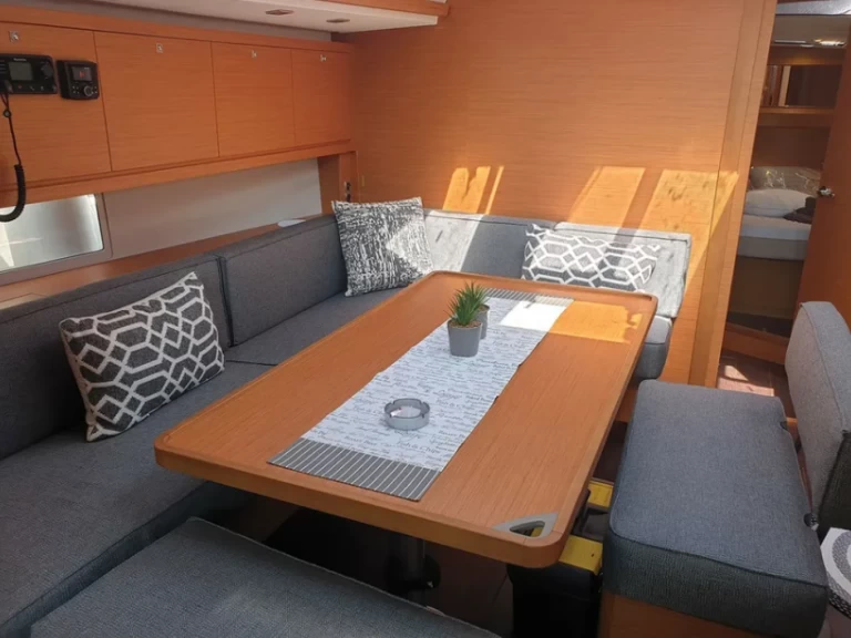 Zeilboot te huur in Lefkáda voor de beste prijs