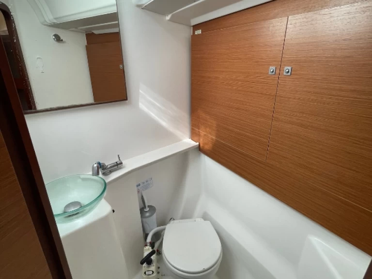 Huur een Dufour Dufour 460 Grand Large in Álimos