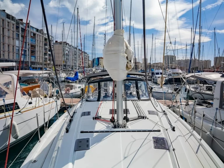 Bénéteau Oceanis 40.1 te huur van particulier of professional in Toulon