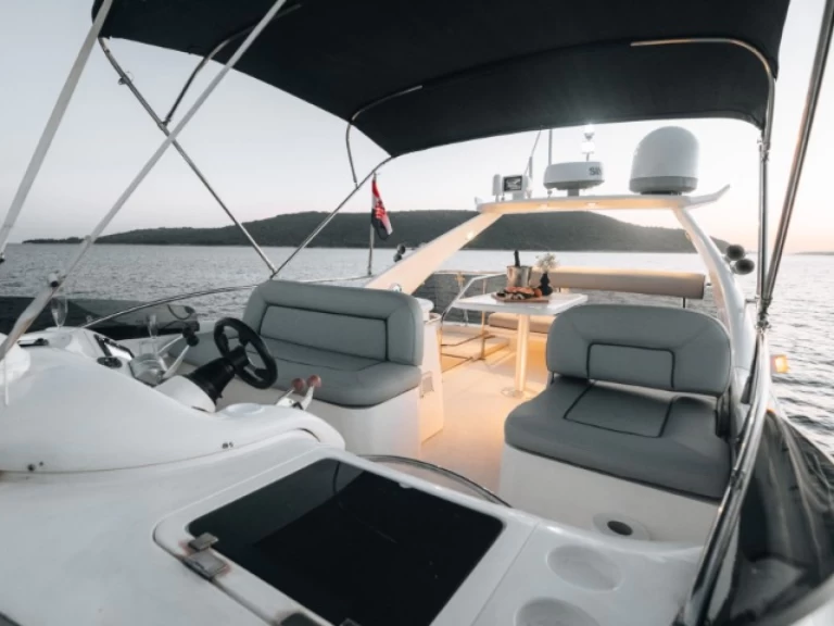 Motorboot te huur in Kaštel Gomilica voor de beste prijs