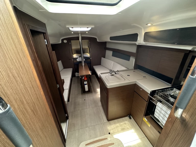 Bootverhuur Álimos goedkoop Oceanis 34.1