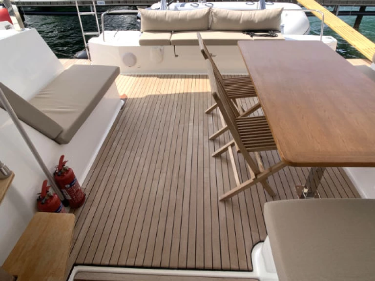Verhuur Catamaran in Rogoznica - Fountaine Pajot Lucia 40