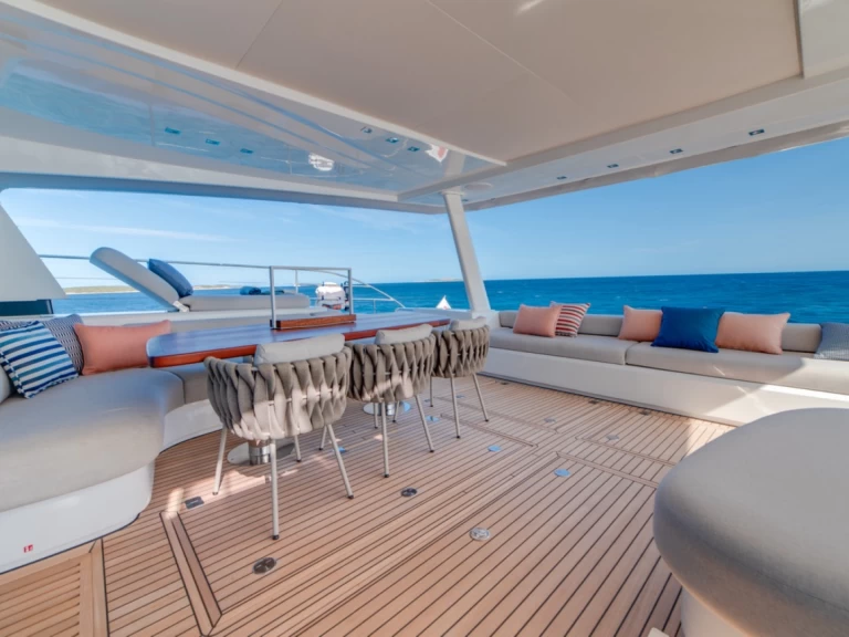 Huur een Lagoon Lagoon Seventy 8 in Cugnana Verde