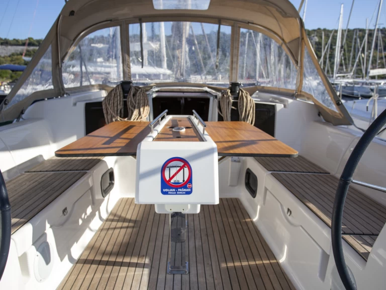 Verhuur Zeilboot in Pula - Dufour Dufour 382 Grand Large