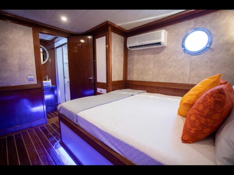 Bootverhuur Marmaris goedkoop QUEEN OF RTT