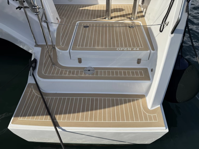 Verhuur Catamaran in Six-Fours-les-Plages - Nautitech Open 44