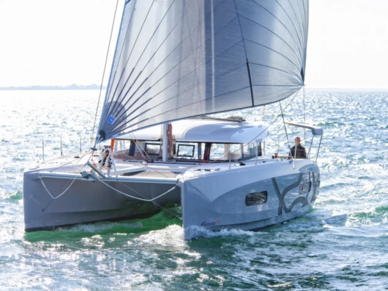 Verhuur Catamaran Excess met vaarbewijs