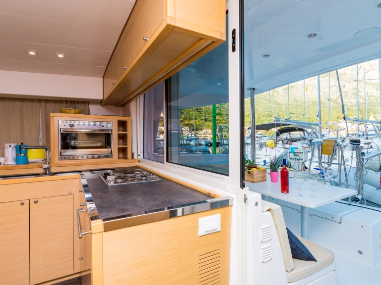 Bootverhuur Lagoon Lagoon 400 S2 in Trogir via SamBoat