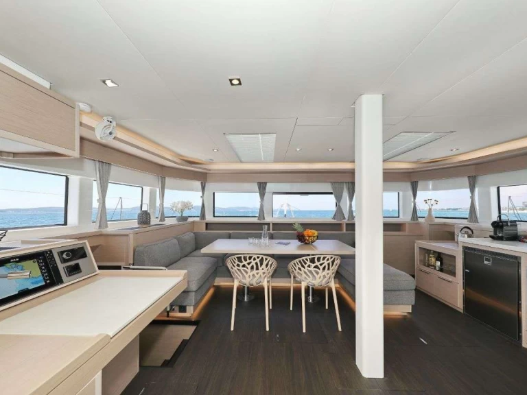 Jachthuur in Split - Lagoon NOMAD via SamBoat