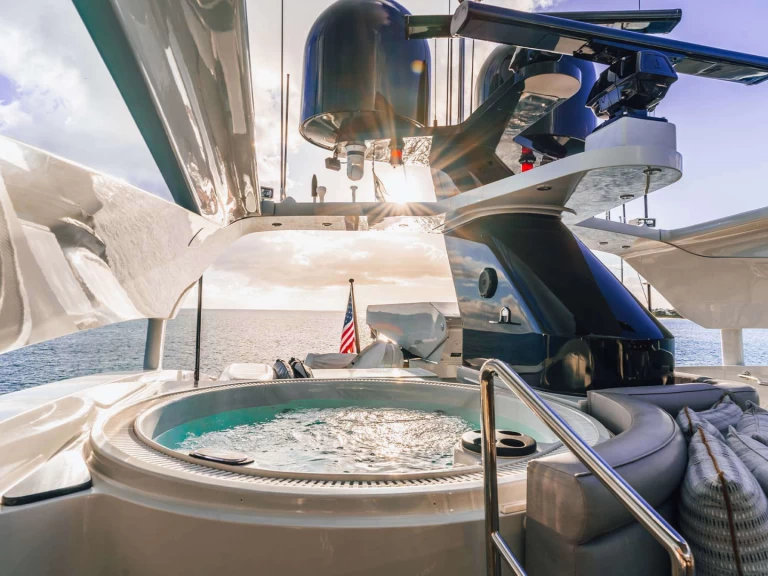 Palmer Johnson TEMPTATION te huur van particulier of professional in Sint Maarten