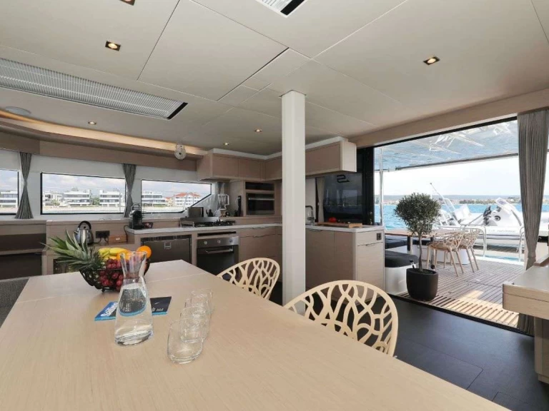 Jachthuur in Split - Lagoon NOMAD via SamBoat