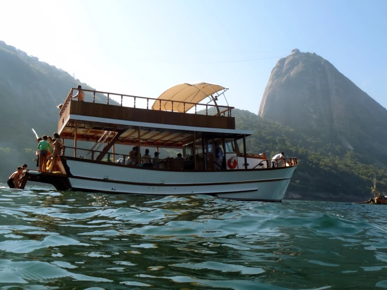 Bootverhuur Festança 41ft in Rio de Janeiro via SamBoat
