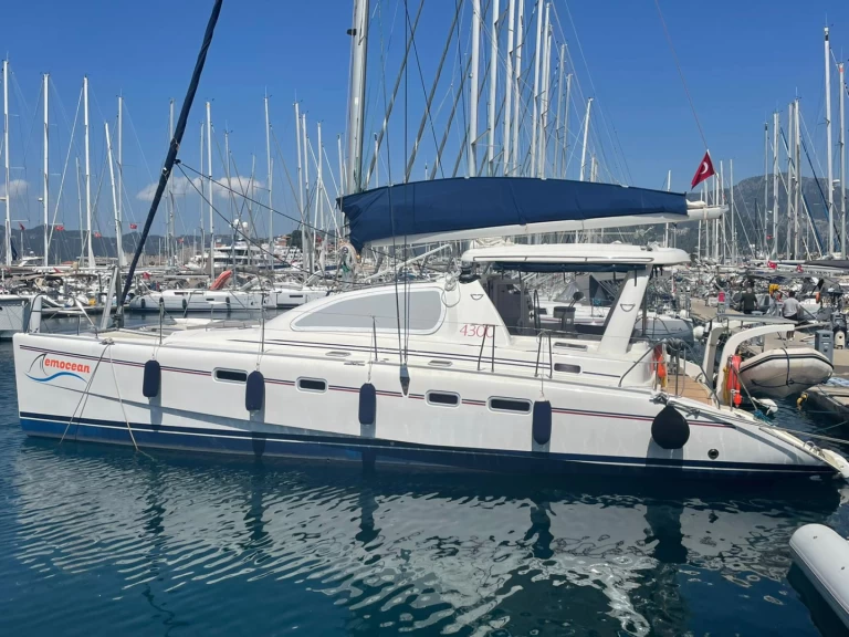 Huur een Leopard Catamarans / Robertson & Caine Leopard 4300 in Fethiye