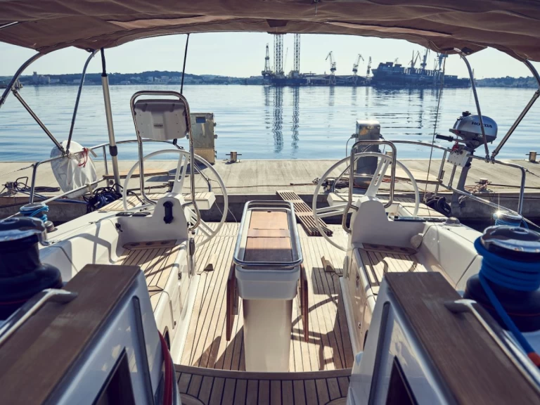 Huur Zeilboot met of zonder schipper Elan in Pula