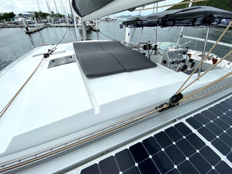 Verhuur Catamaran in Road Town - Fountaine Pajot Astrea 42