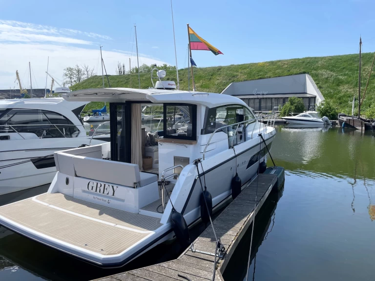 Motorboot te huur in Klaipėdos rajonas voor de beste prijs