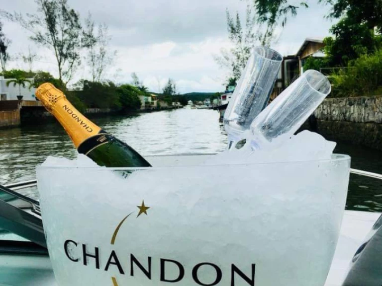 Verhuur Motorboot Focker met vaarbewijs