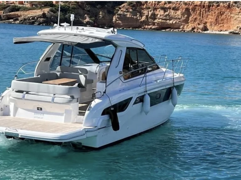 Huur een Bavaria Virtess 420 Fly in Providenciales