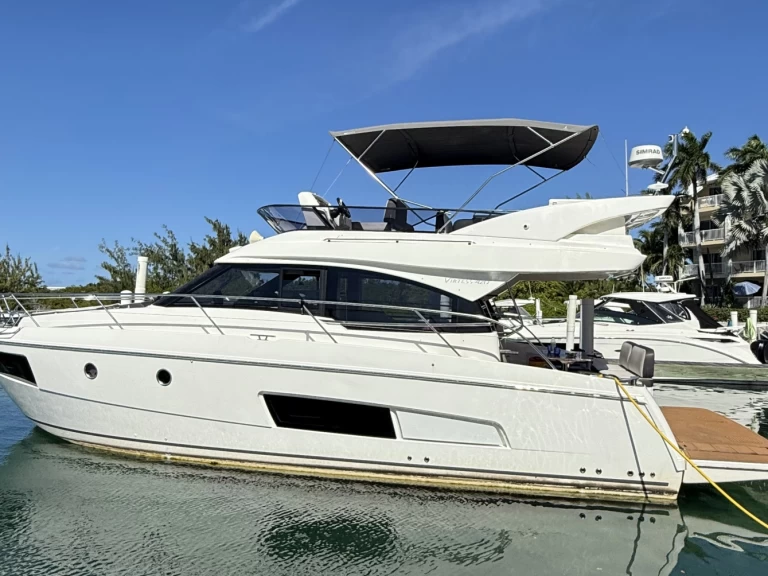 Bootverhuur Providenciales goedkoop Virtess 420 Fly
