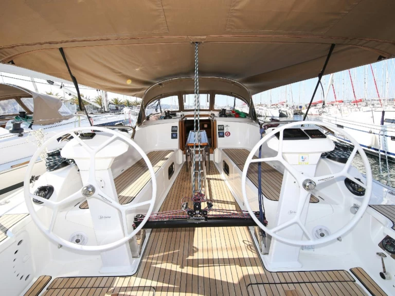 Huur een Bavaria Cruiser 41S in Murter-Kornati