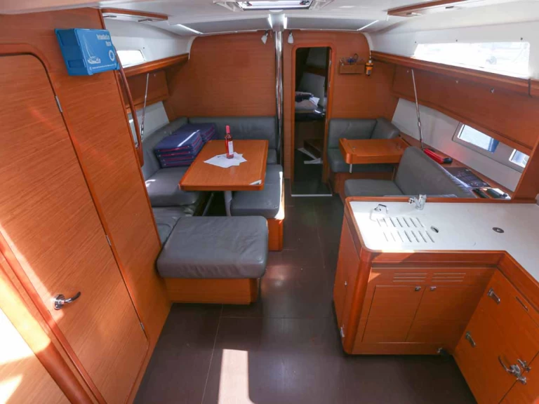 Bootverhuur Golfo Aranci goedkoop Dufour 412