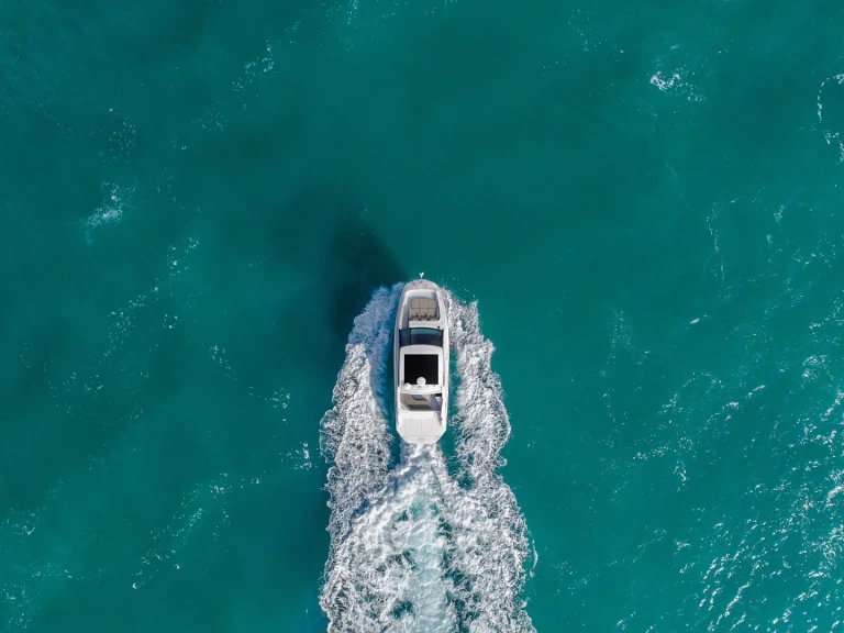 Huur een Sea Ray Sundancer 320 in Ayia Napa