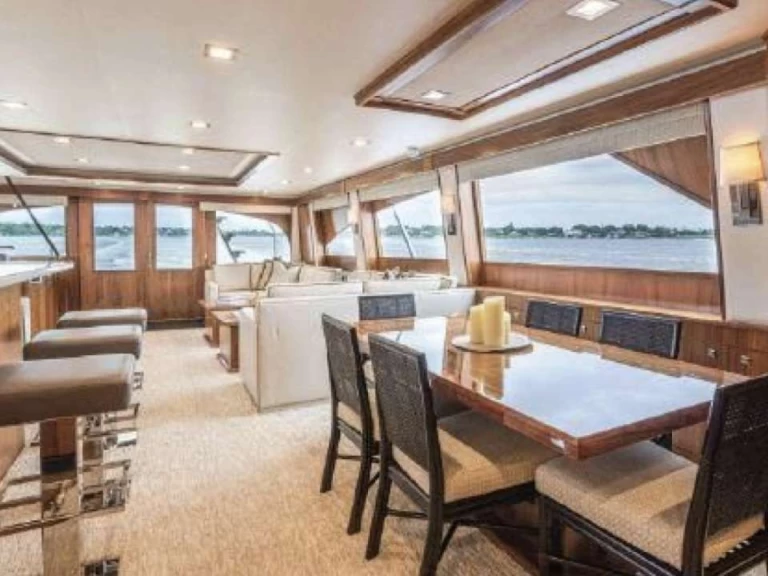 Viking Yachts TOUCHE te huur van particulier of professional in Turks- en Caicoseilanden