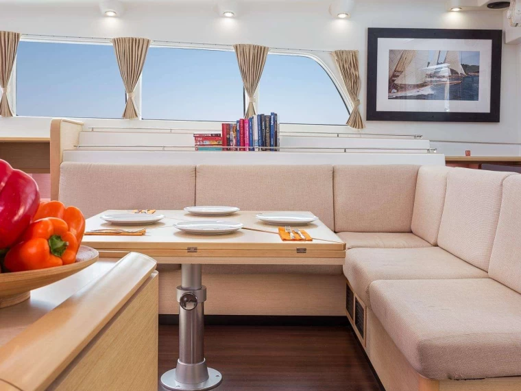 Jacht te huur in Piraeus voor de beste prijs