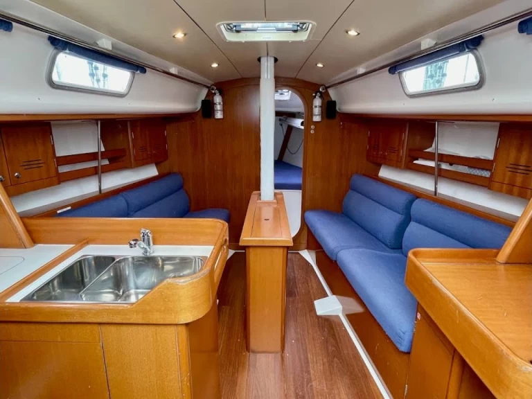 Verhuur Zeilboot in La Trinité-sur-Mer - J Composites J109