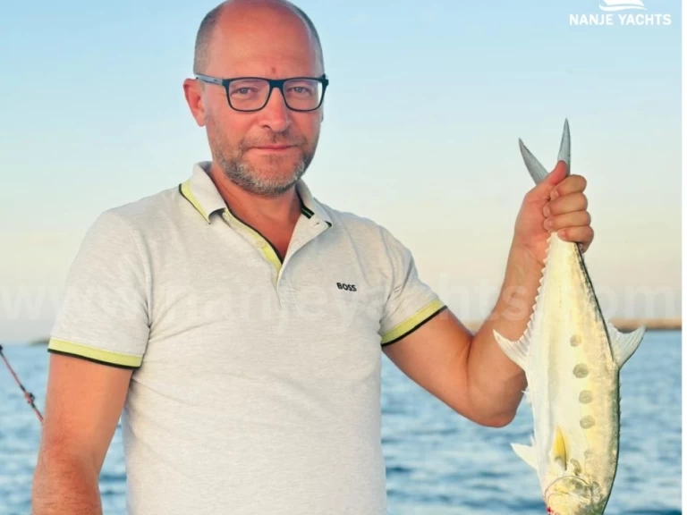 Bootverhuur Gulf Craft IC M330 in Dubai Marina via SamBoat