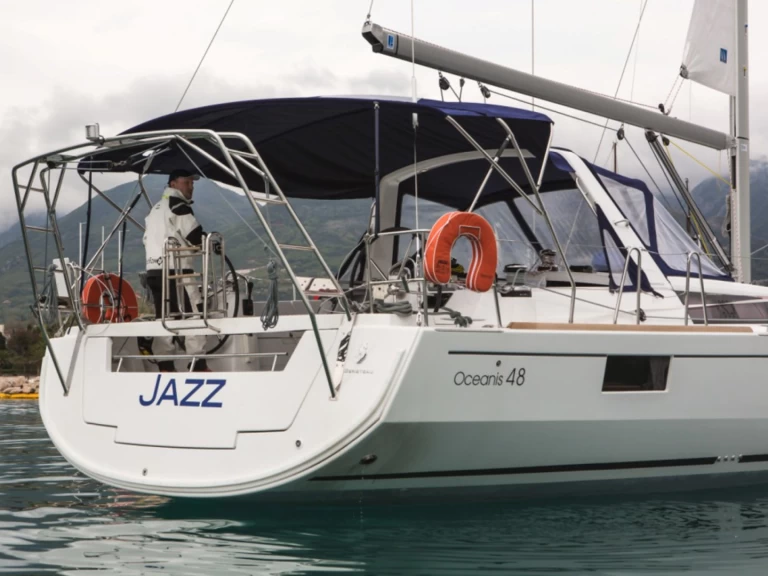 Bénéteau Oceanis 48 te huur van particulier of professional in Tivat