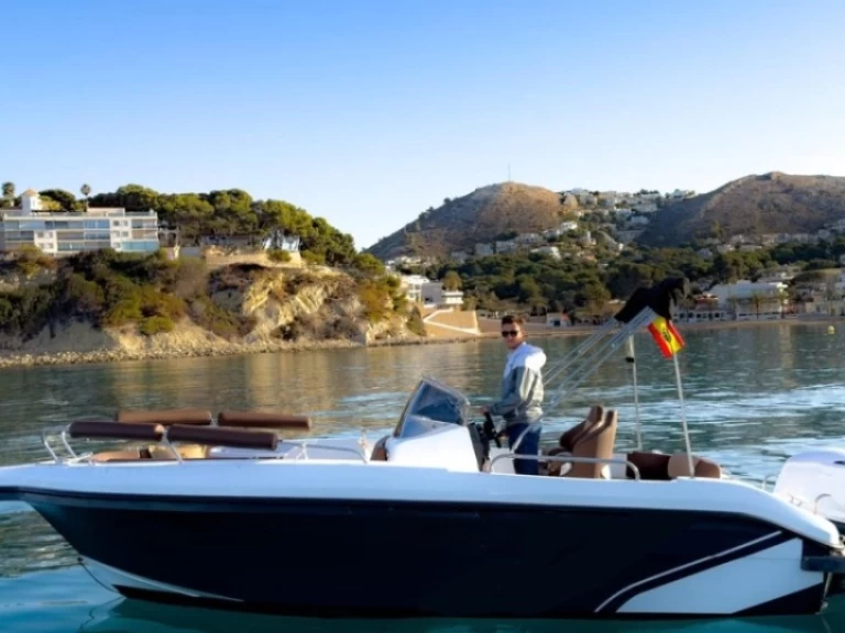 Bootverhuur trident 630 Open in l'Escala via SamBoat